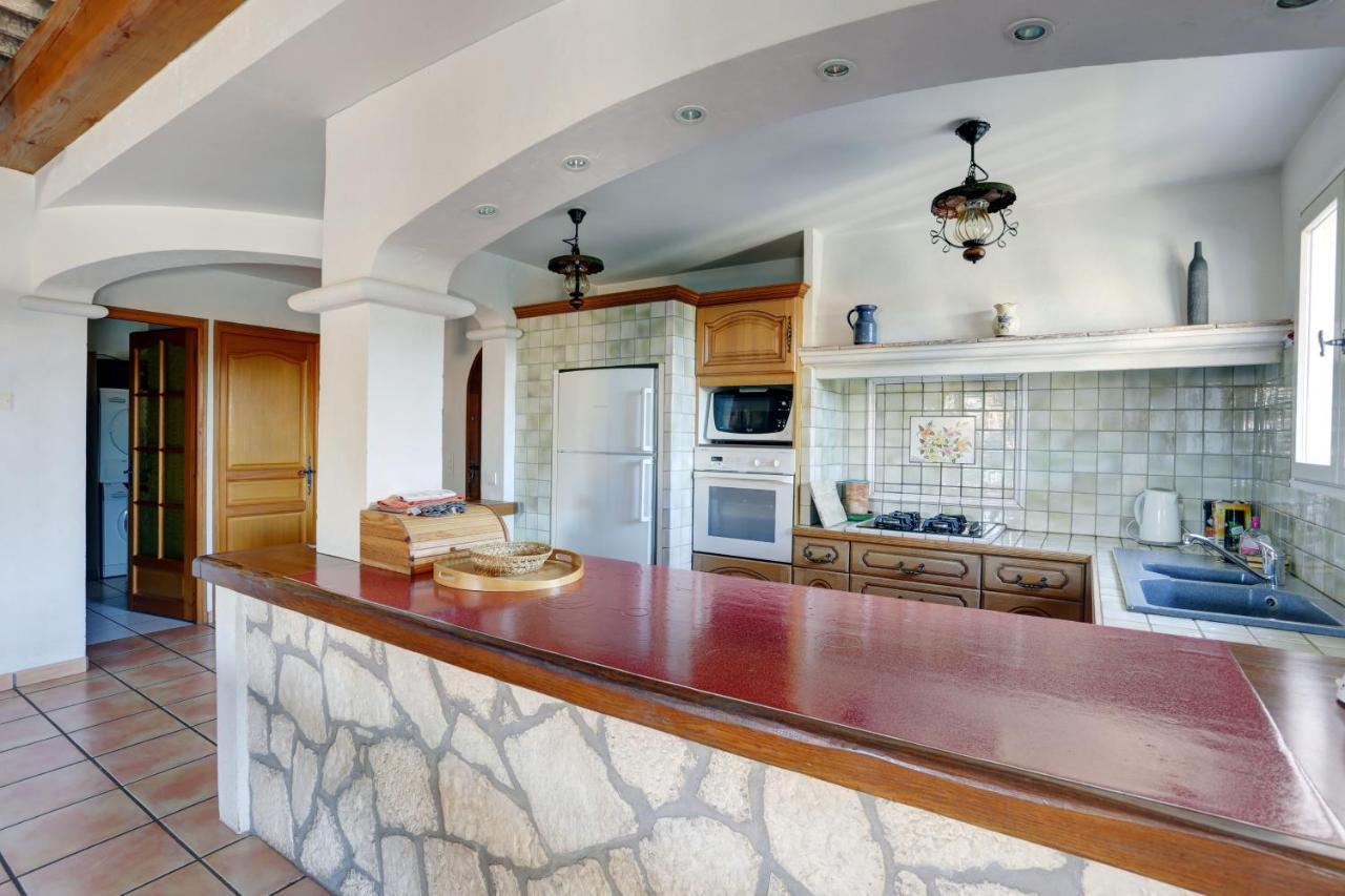 villa de charme, 8 pers, climatisée, piscine chauffée, calme garanti Roquebrune-sur Argens Extérieur photo